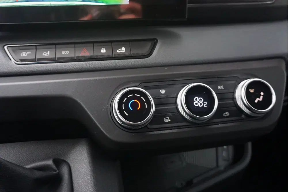 Renault Master T35 170PK L2H2 BPM VRIJ 10" R-Link Navi uit 2024, foto 12