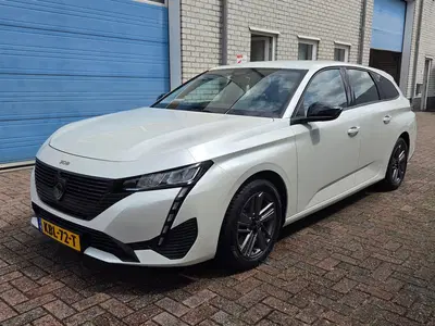 Peugeot 308 1.2 PureTech 130pk Allure Nieuwstaat uit 2022