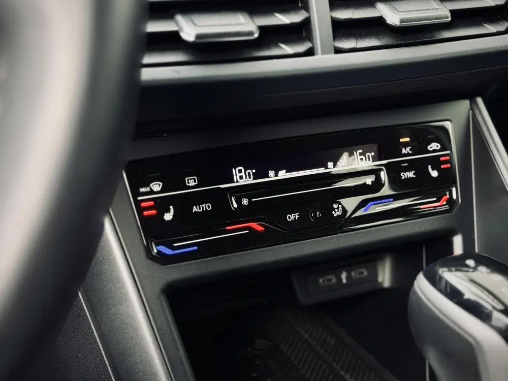 Volkswagen Taigo 1.0 TSI R-Line Blackstyle uit 2022, foto 14