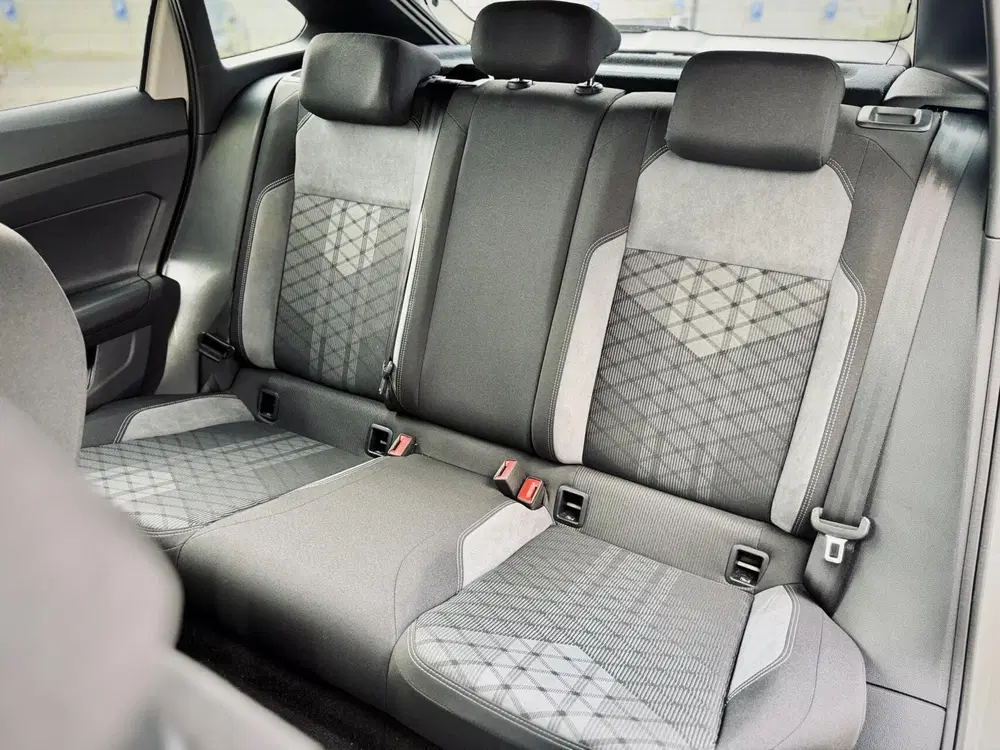 Volkswagen Taigo 1.0 TSI R-Line Blackstyle uit 2022, foto 9