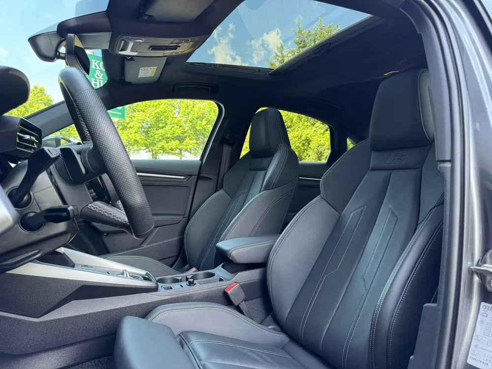 Audi A3 35 TFSI S-Line uit 2023, foto 11