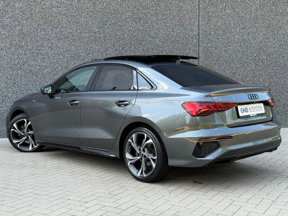 Audi A3 35 TFSI S-Line uit 2023, foto 14