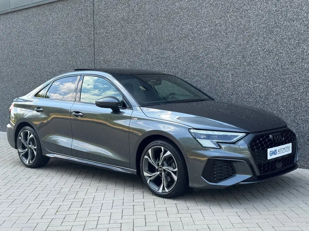 Audi A3 35 TFSI S-Line uit 2023, foto 2