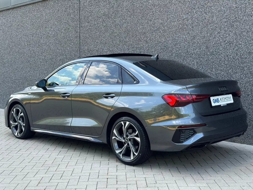 Audi A3 35 TFSI S-Line uit 2023, foto 5