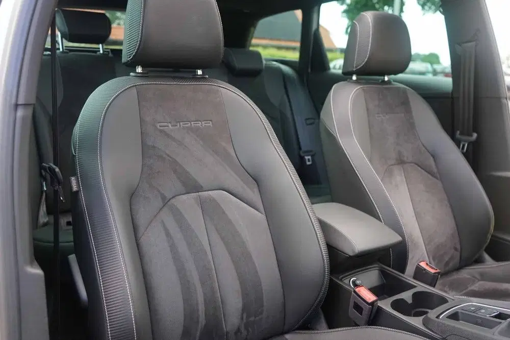 SEAT Leon Cupra 300 4Drive Pano uit 2019, foto 11