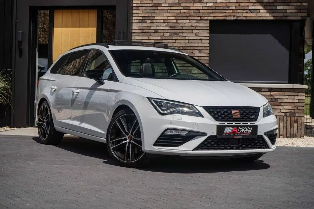 SEAT Leon Cupra 300 4Drive Pano uit 2019, foto 2