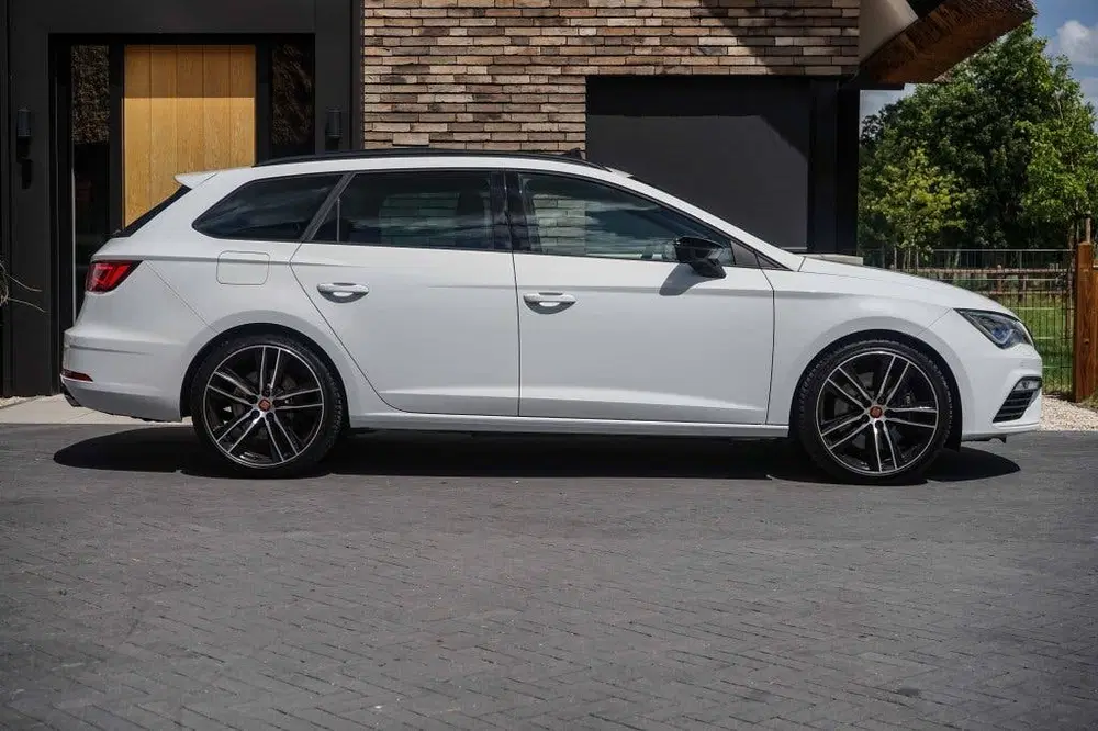 SEAT Leon Cupra 300 4Drive Pano uit 2019, foto 5