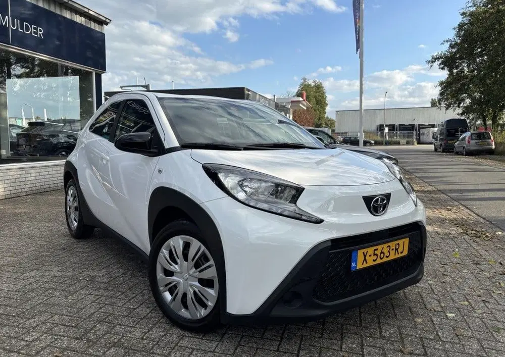 Toyota Aygo X 1.0 VVT-i MT Play AIRCO uit 2024, foto 2
