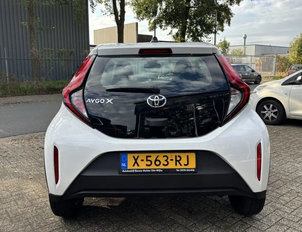 Toyota Aygo X 1.0 VVT-i MT Play AIRCO uit 2024, foto 6