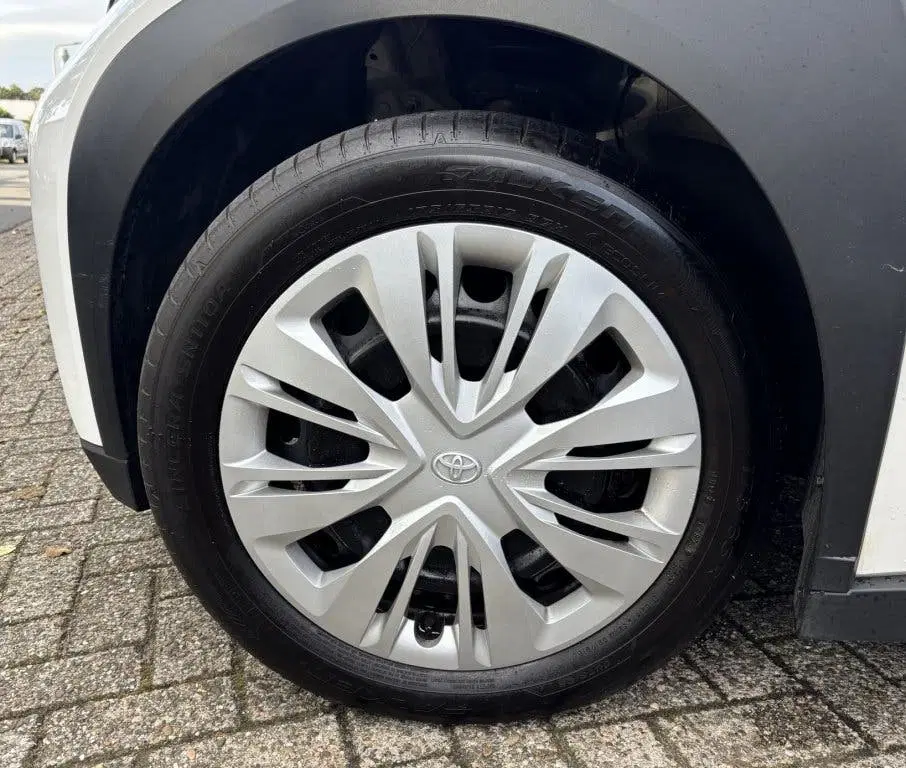 Toyota Aygo X 1.0 VVT-i MT Play AIRCO uit 2024, foto 8