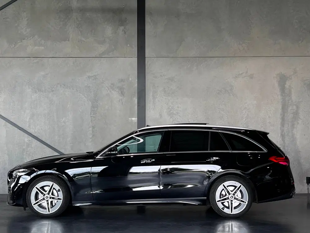 Mercedes-Benz C-Klasse 300 e AMG Line uit 2022, foto 2