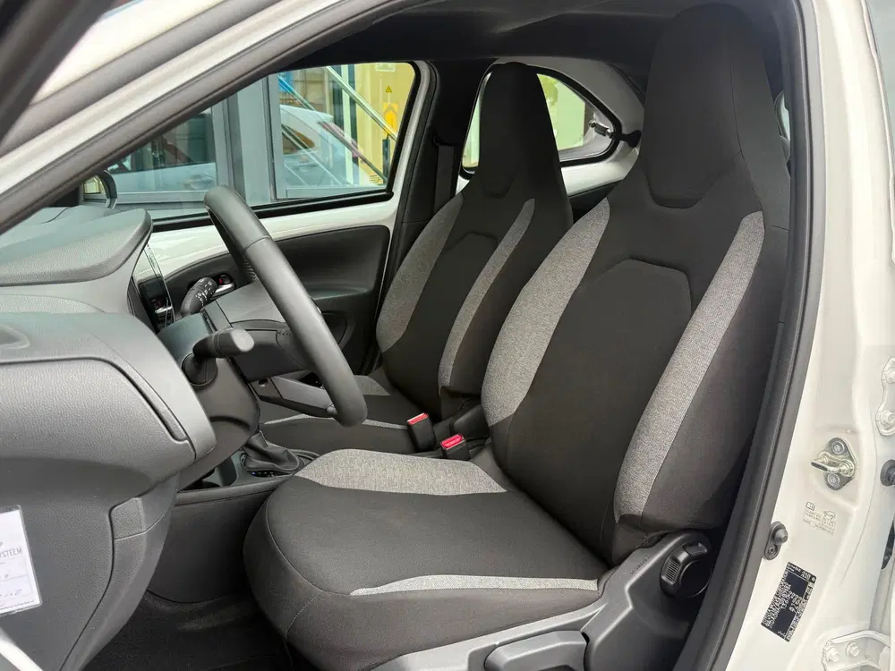 Toyota Aygo X 1.0 VVT-i S-CVT Play uit 2024, foto 11