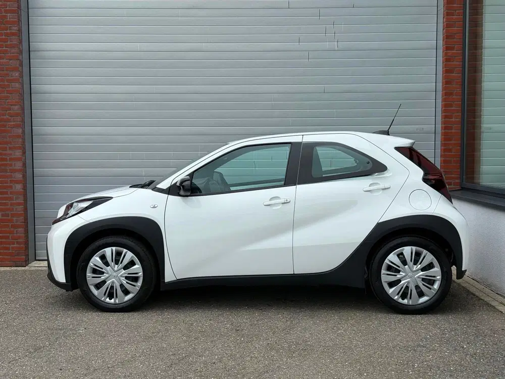 Toyota Aygo X 1.0 VVT-i S-CVT Play uit 2024, foto 2
