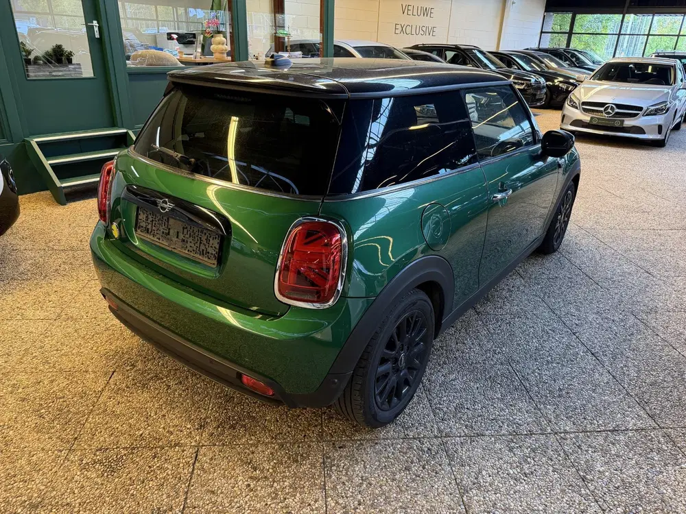 Mini Electric Classic 33 kWh uit 2023, foto 3