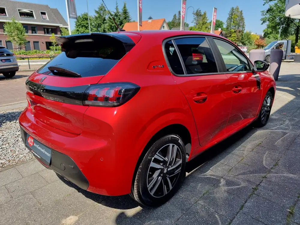 Peugeot 208 1.2i Style Automaat uit 2023, foto 11