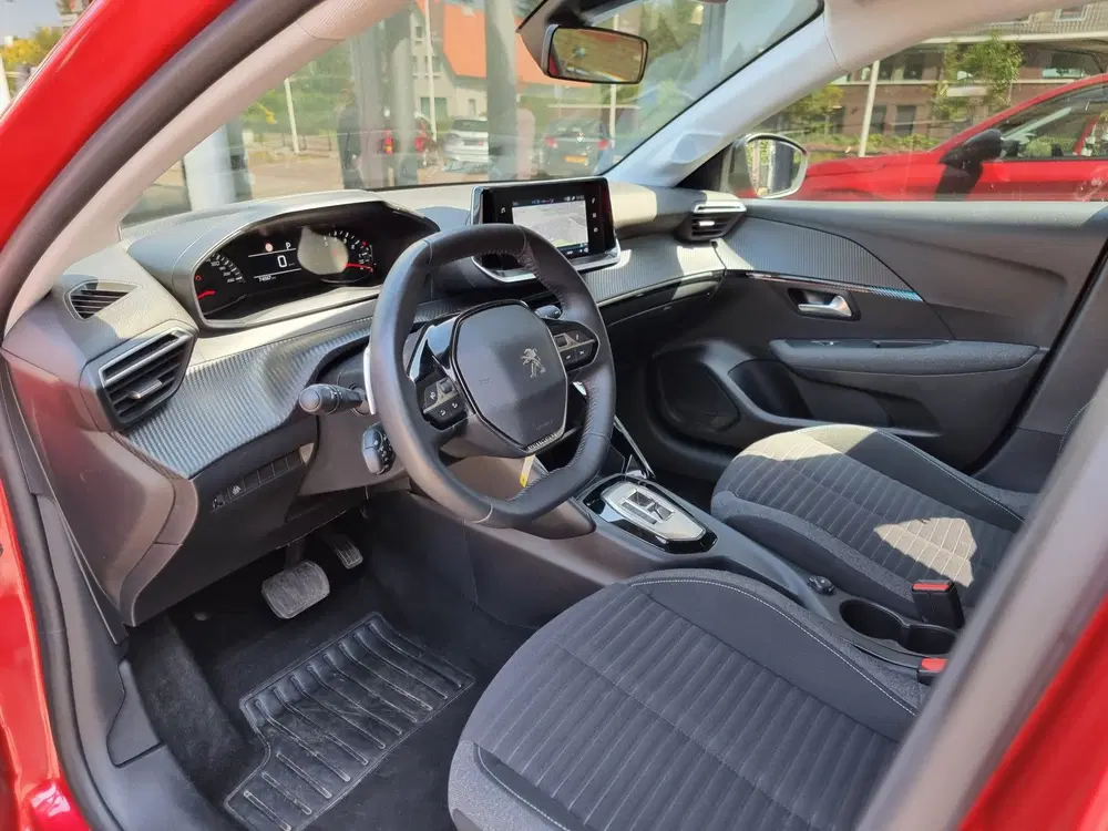 Peugeot 208 1.2i Style Automaat uit 2023, foto 13