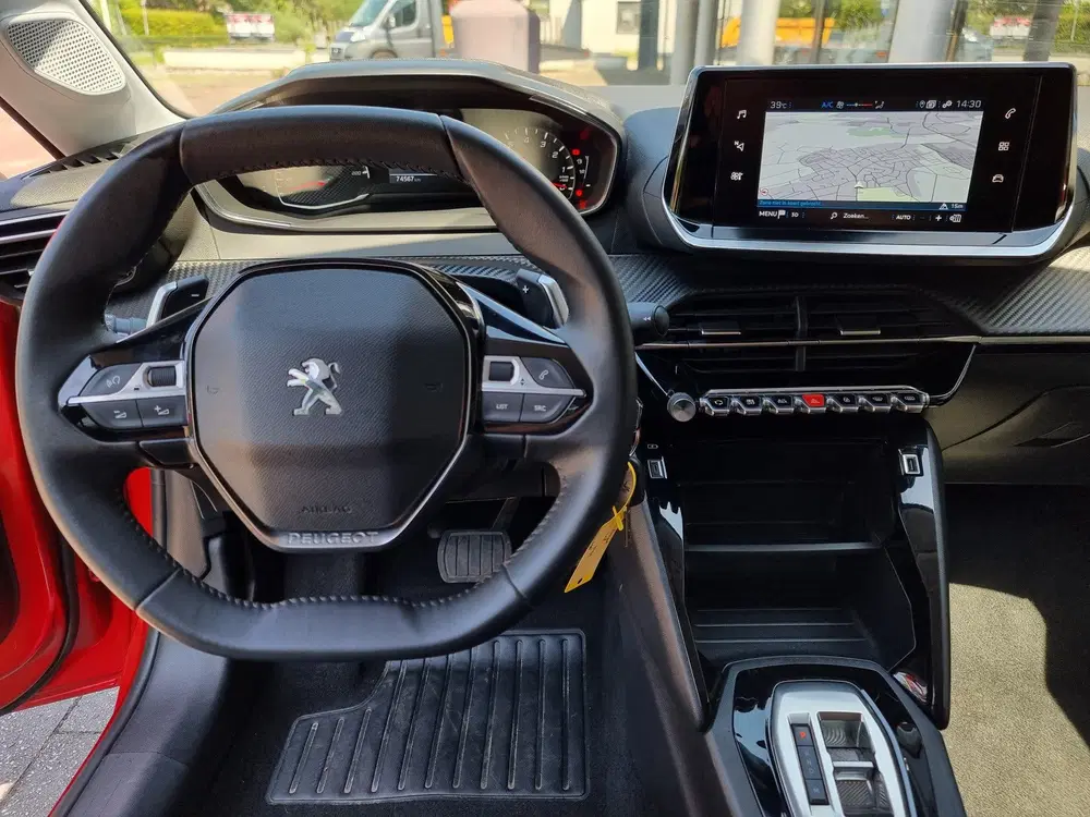 Peugeot 208 1.2i Style Automaat uit 2023, foto 15