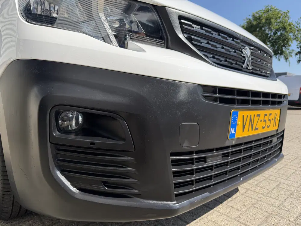 Peugeot Partner 1.2 PureTech Premium uit 2022, foto 6