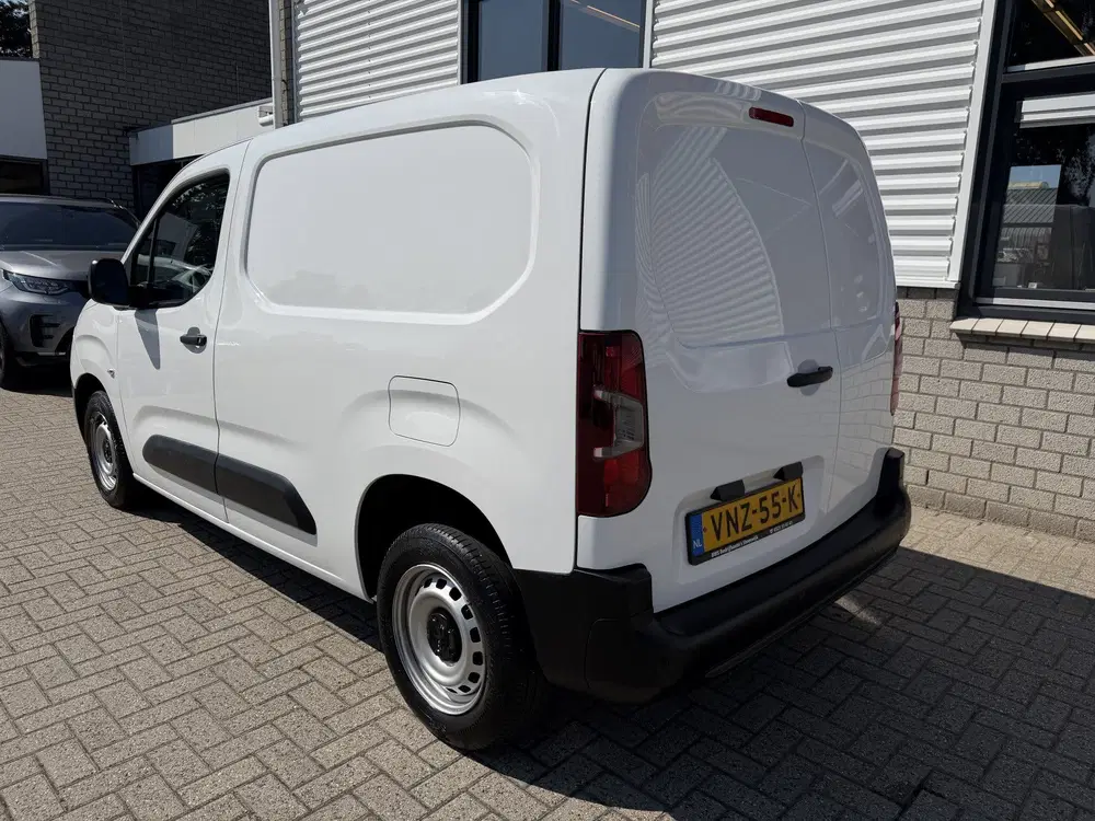 Peugeot Partner 1.2 PureTech Premium uit 2022, foto 7