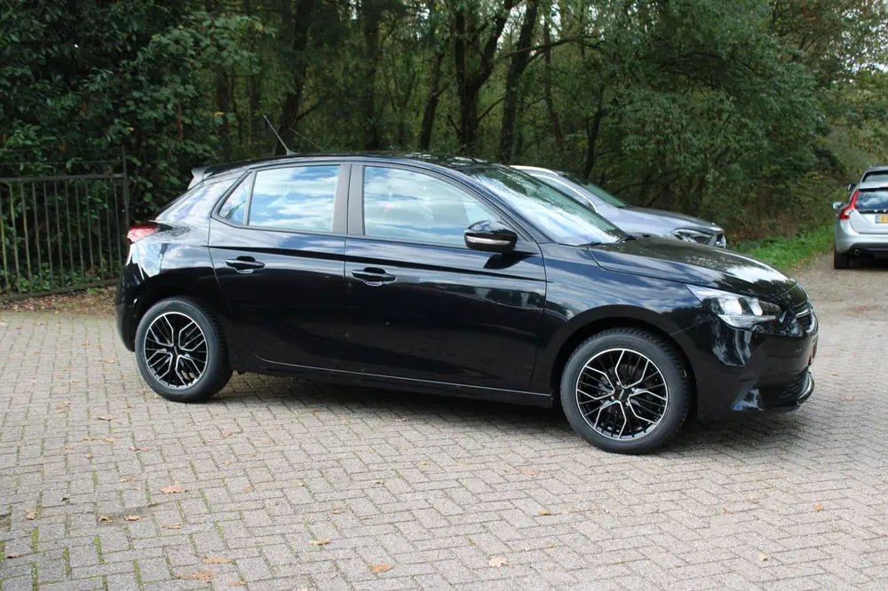 Opel Corsa 1.2 Edition uit 2020, foto 2