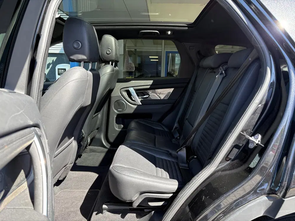 Land Rover Discovery Sport P300e 1.5 R-Dynamic SE uit 2022, foto 13