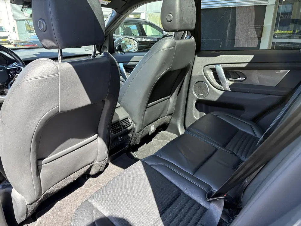 Land Rover Discovery Sport P300e 1.5 R-Dynamic SE uit 2022, foto 14