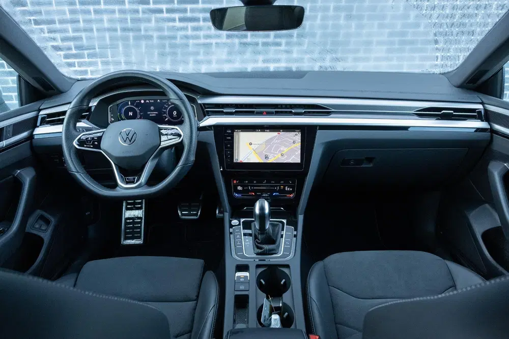 Volkswagen Arteon 1.4 TSI eHybrid R-Line Busi uit 2022, foto 2