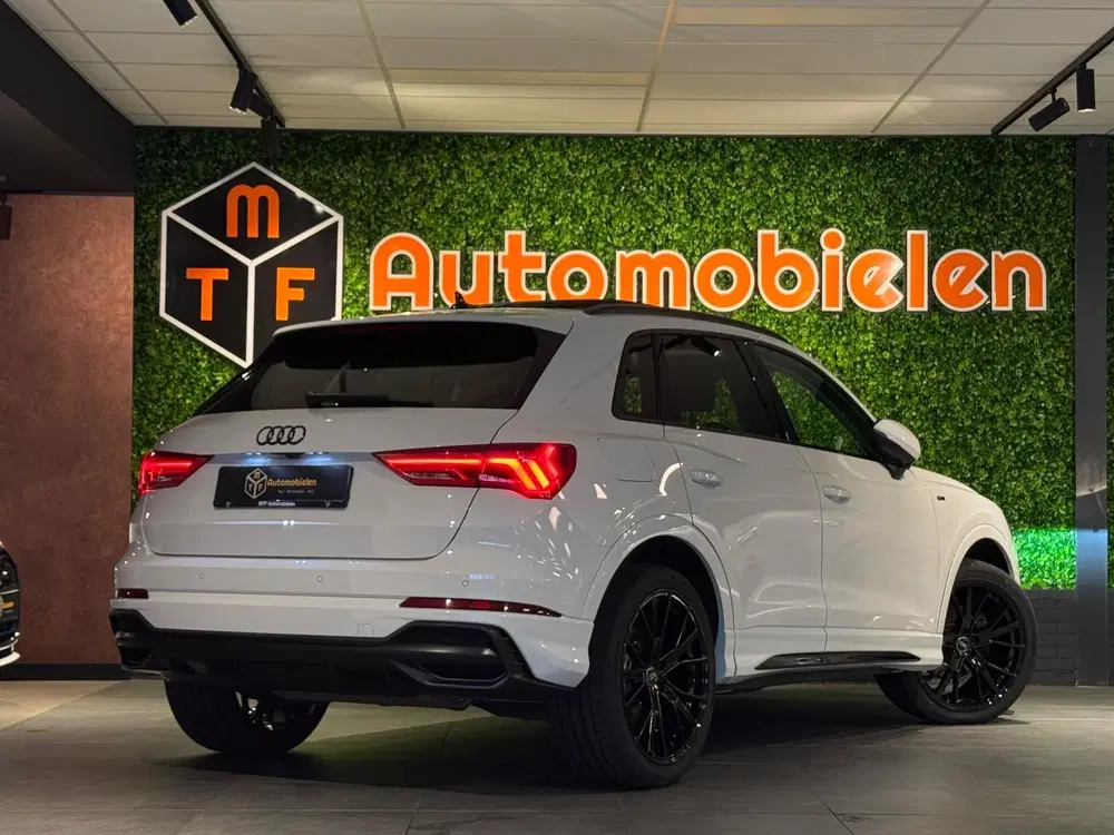 Audi Q3 40 TFSI QUATTRO S-LINE uit 2019, foto 2