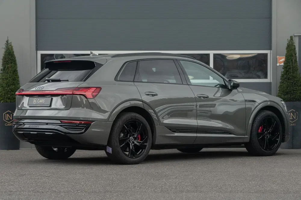 Audi Q8 e-tron 55 quattro Advanced Edition 115 kWh uit 2023, foto 6
