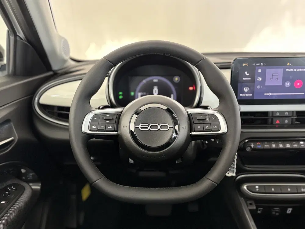 Fiat 600 1.2 Hybrid Icon 145 PK uit 2026, foto 14