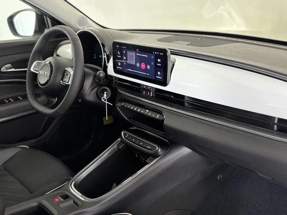 Fiat 600 1.2 Hybrid Icon 145 PK uit 2026, foto 15