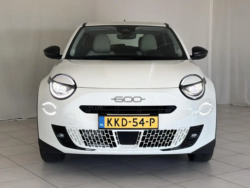 Fiat 600 1.2 Hybrid Icon 145 PK uit 2026, foto 4