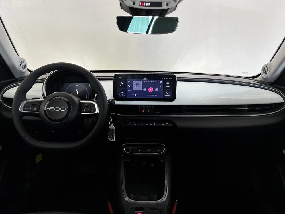 Fiat 600 1.2 Hybrid Icon 145 PK uit 2026, foto 5
