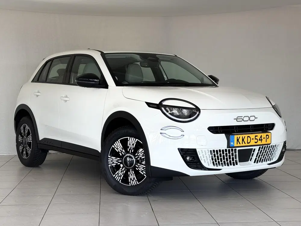 Fiat 600 1.2 Hybrid Icon 145 PK uit 2026, foto 6