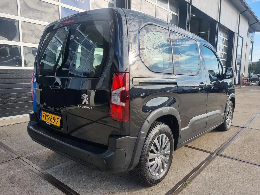Peugeot Rifter EV Active Pack 50 kWh NAVI uit 2022, foto 4