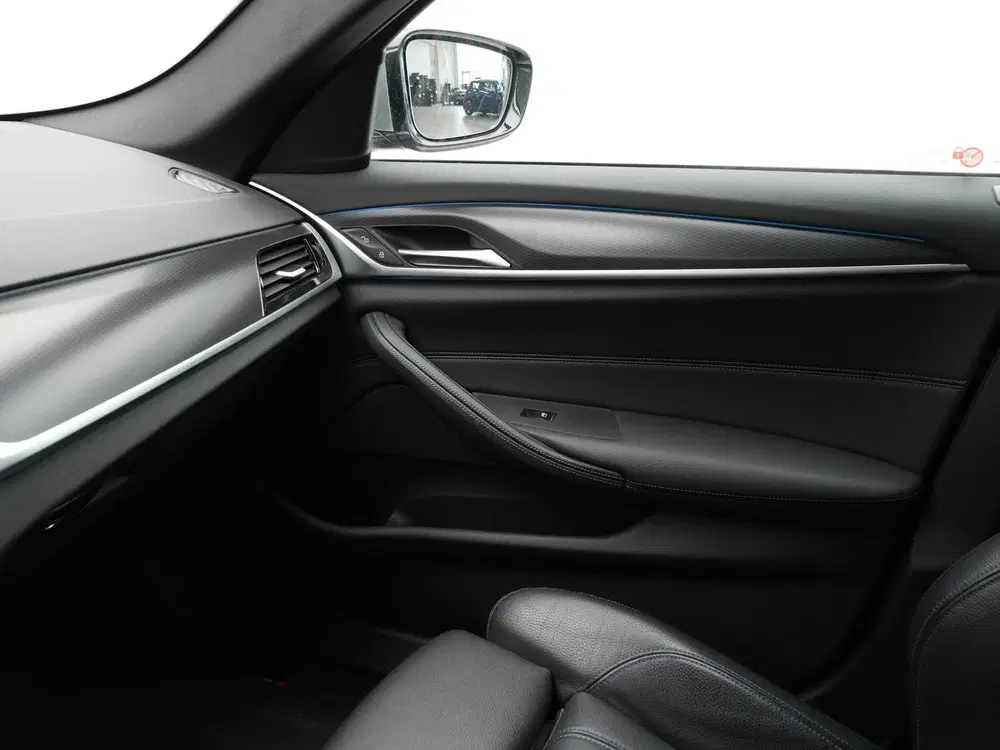 BMW 5-serie 530e Touring Business Edition Plus uit 2023, foto 14