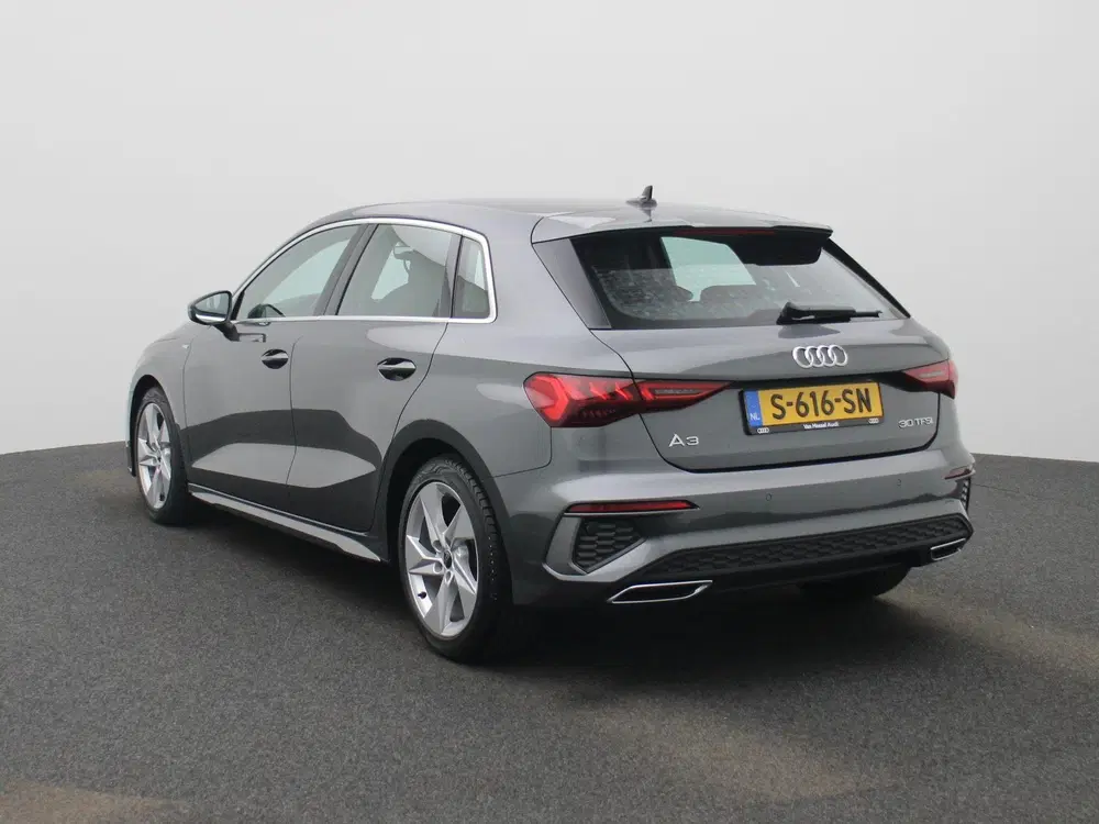 Audi A3 30 TFSI S edition 110 PK uit 2023, foto 2