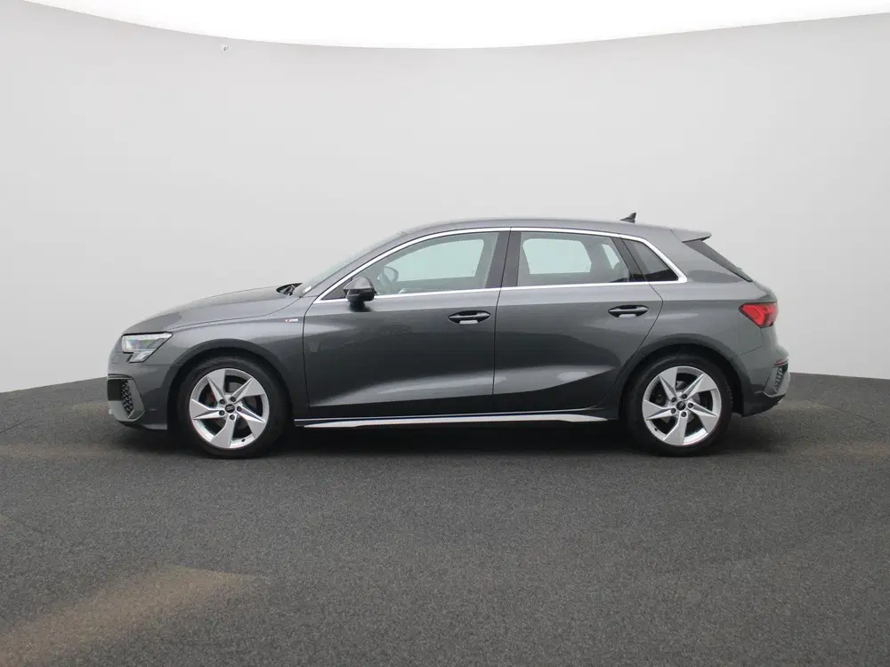 Audi A3 30 TFSI S edition 110 PK uit 2023, foto 4