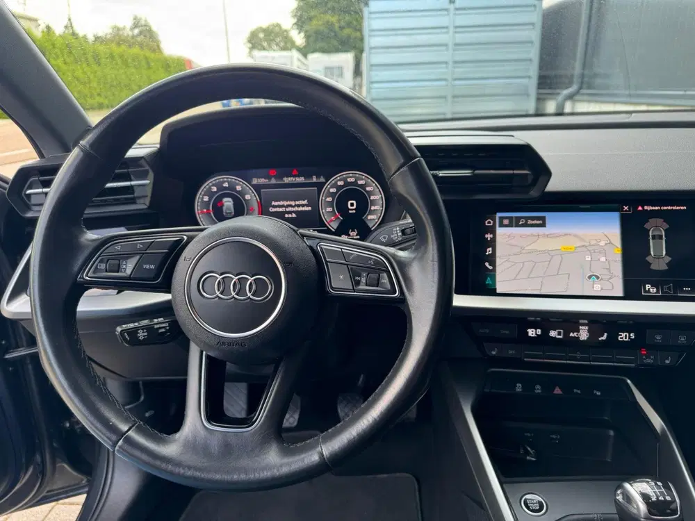Audi A3 30 TFSI S edition uit 2022, foto 14