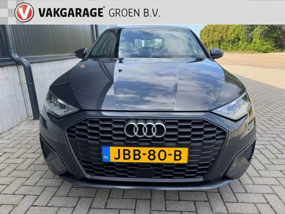 Audi A3 30 TFSI S edition uit 2022, foto 3