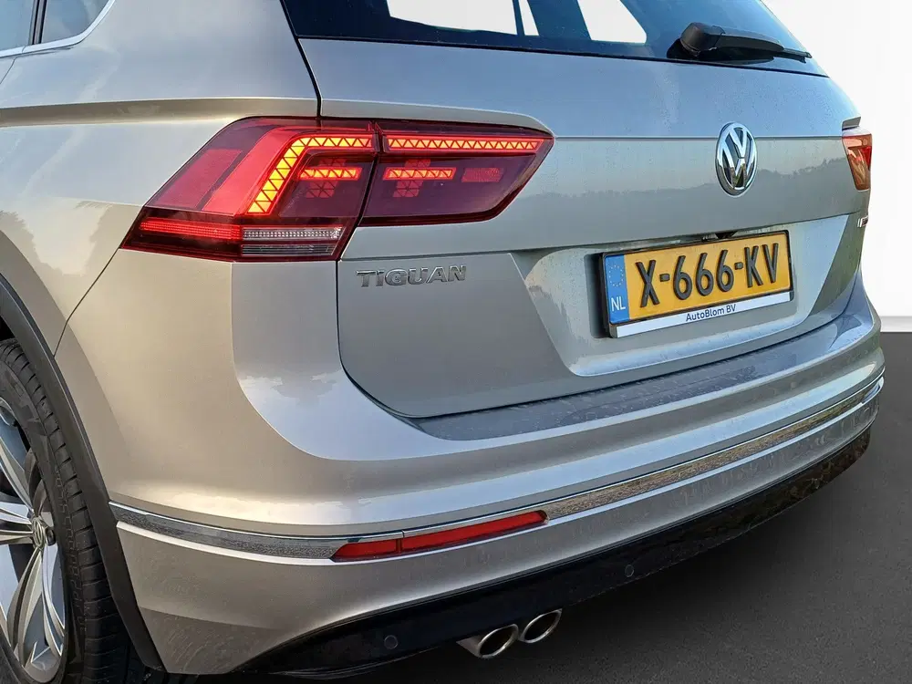 Volkswagen Tiguan 2.0 4Motion Highline Business R uit 2020, foto 14