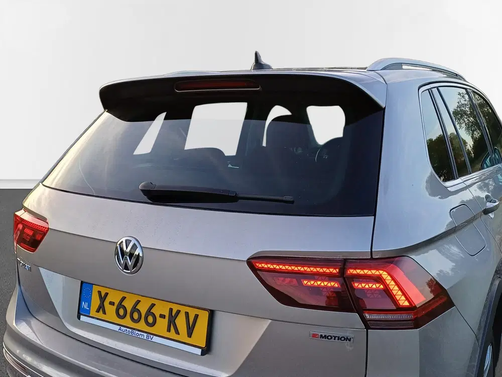Volkswagen Tiguan 2.0 4Motion Highline Business R uit 2020, foto 15