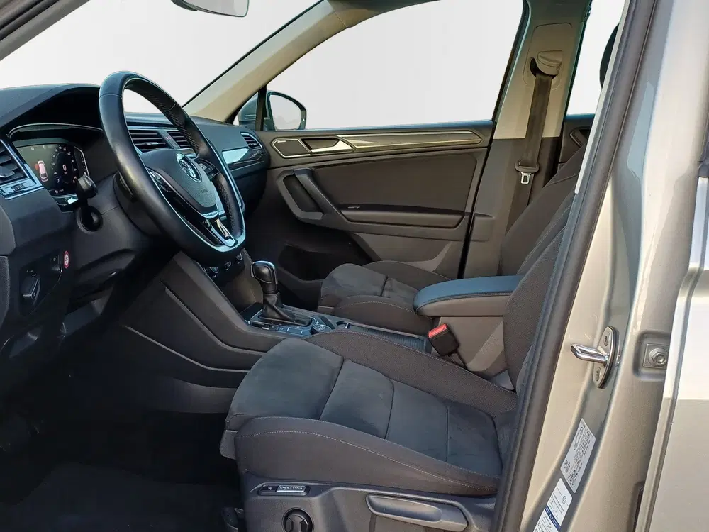Volkswagen Tiguan 2.0 4Motion Highline Business R uit 2020, foto 2