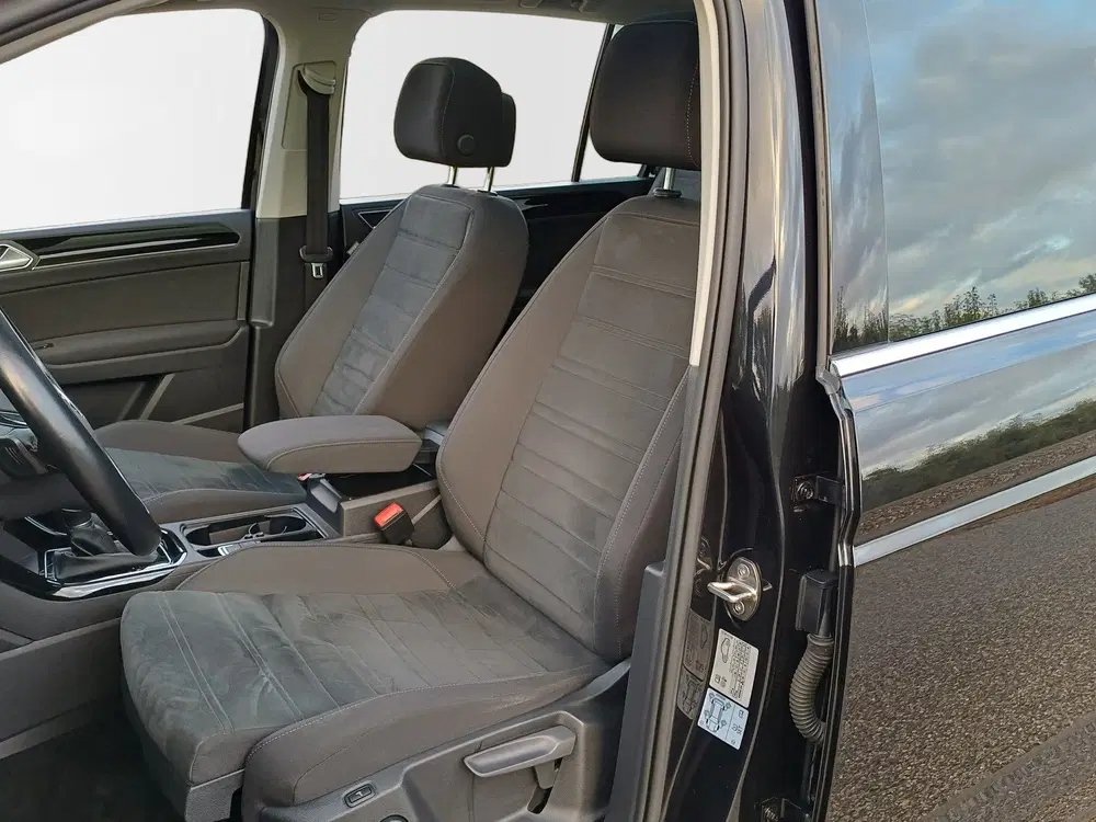 Volkswagen Touran 1.5 TSI Highline uit 2019, foto 2