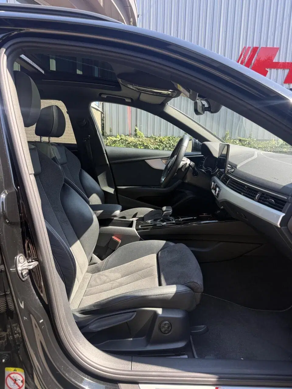 Audi A4 35 TFSI S edition Pano uit 2021, foto 14