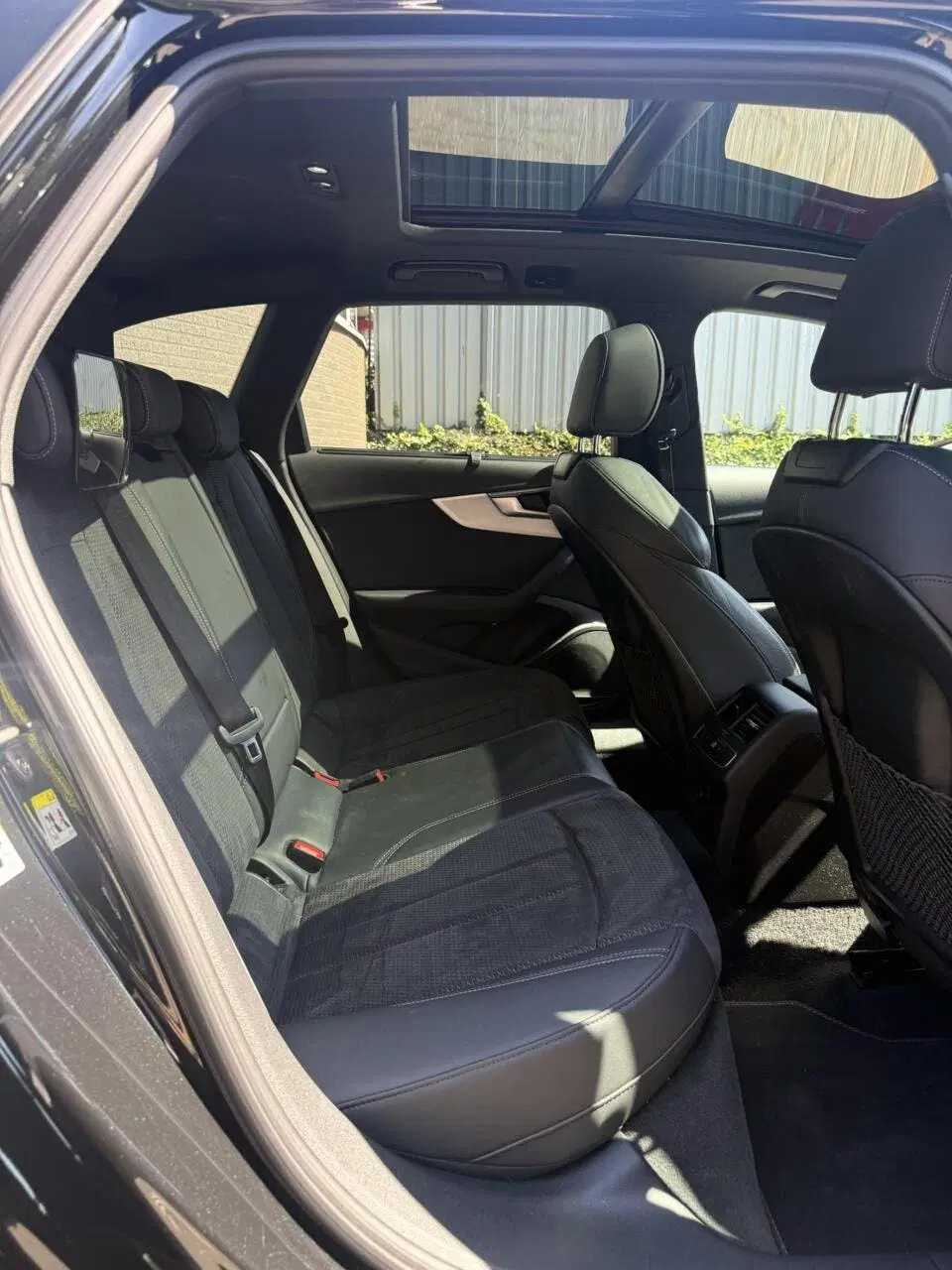 Audi A4 35 TFSI S edition Pano uit 2021, foto 15