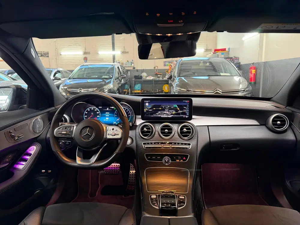 Mercedes-Benz C-Klasse 300 e Business Solution AMG BURMESTER uit 2021, foto 11