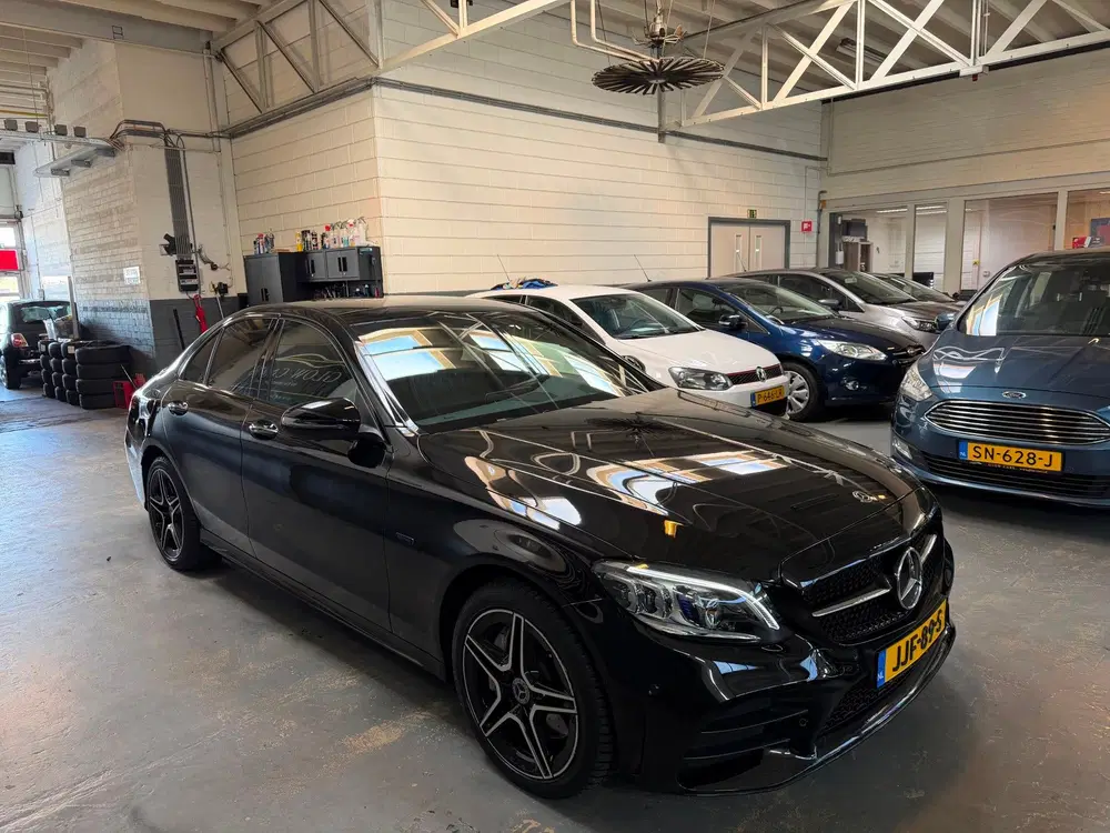 Mercedes-Benz C-Klasse 300 e Business Solution AMG BURMESTER uit 2021, foto 2