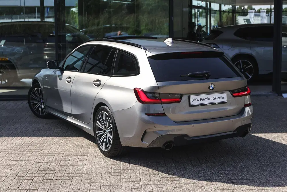 BMW 3-serie 318i Executive M Sport Automaat uit 2020, foto 2