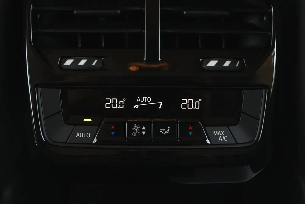 BMW iX xDrive40 High Executive uit 2021, foto 13
